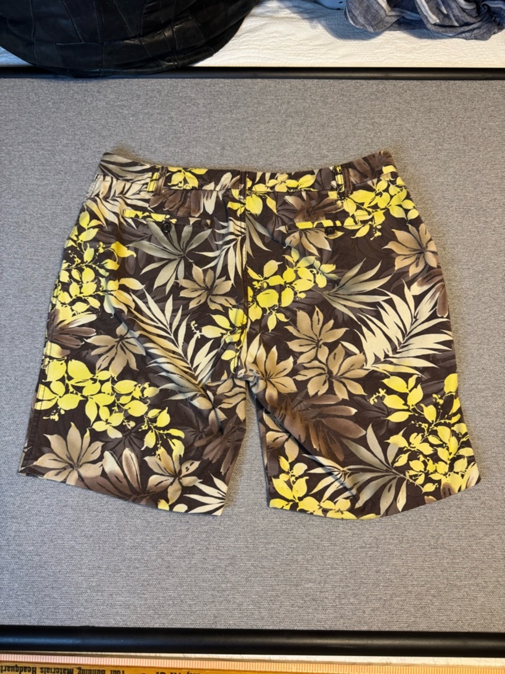 Caribbean Joe Women’s Yellow & Brown‎ Hawaiian Floral Cotton Shorts size 14 - Picture 6 of 11